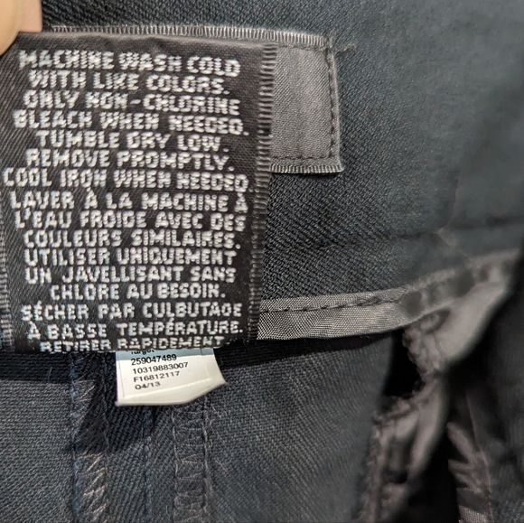 Mossimo Black Stretch Capri Pants Size 14 - Picture 5 of 5